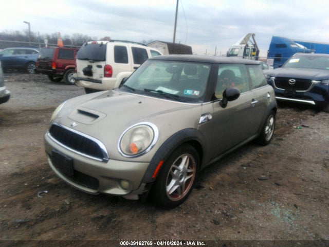 2009 MINI COOPER S WMWMF735X9TT96527 Photo 1