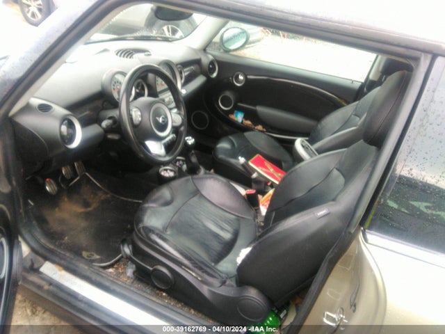 2009 MINI COOPER S WMWMF735X9TT96527 Photo 4