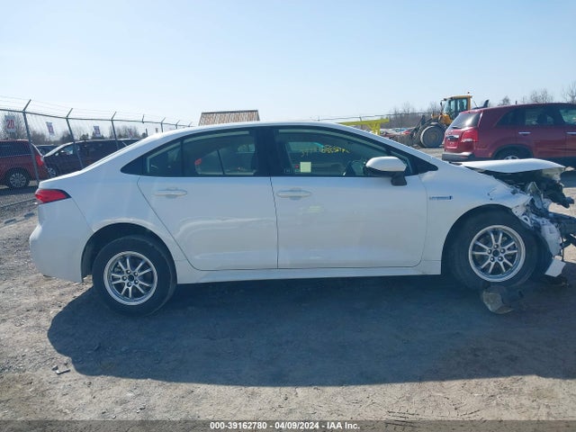 Toyota Corolla Hybrid Le 2021 JTDEAMDE0MJ019129 Image 13