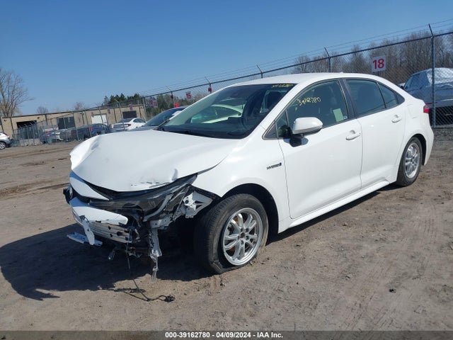 Toyota Corolla Hybrid Le 2021 JTDEAMDE0MJ019129 Image 2