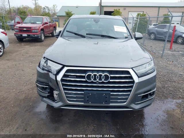 Audi Q7 3.0t Premium 2017 WA1LAAF76HD016433 Image 12