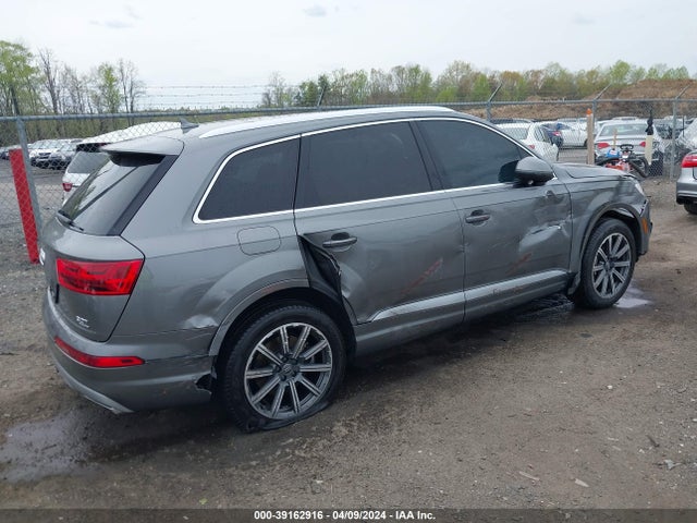 Audi Q7 3.0t Premium 2017 WA1LAAF76HD016433 Image 4