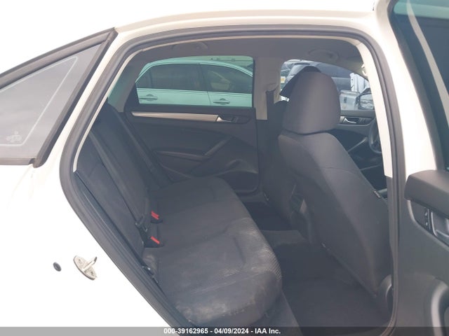 1VWAT7A38FC104222 Volkswagen Passat 1.8t S