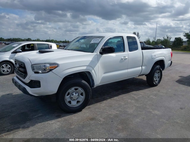 Toyota Tacoma Sr 2017 5TFRX5GN7HX080143 Image 2