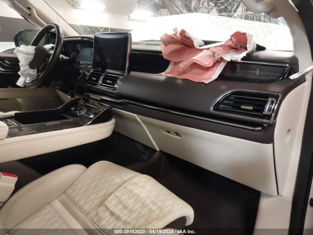 5LMJJ3TTXMEL15592 Lincoln Navigator Black Label L