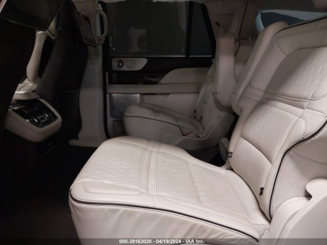 5LMJJ3TTXMEL15592 Lincoln Navigator Black Label L