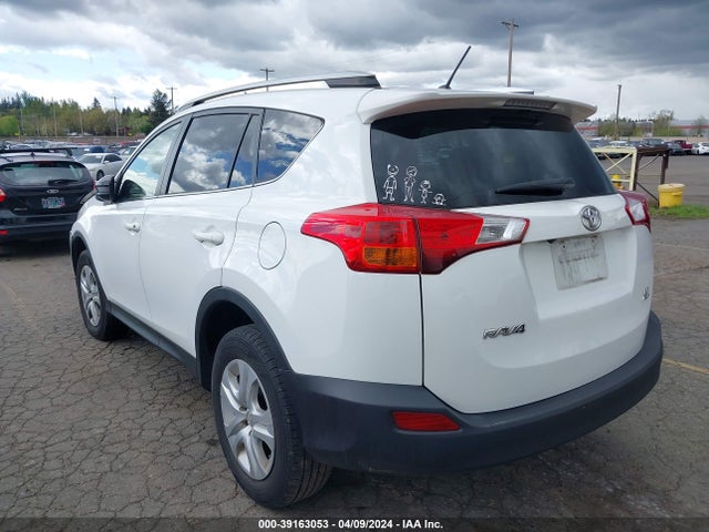 Toyota RAV4 LE 2015 JTMBFREV2FD130623 Image 3