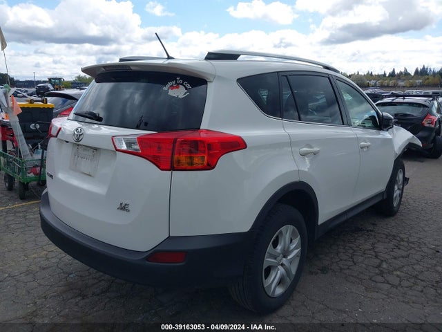 Toyota RAV4 LE 2015 JTMBFREV2FD130623 Image 4