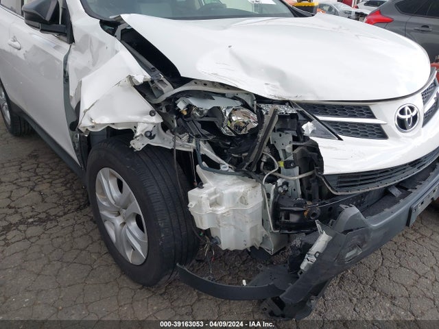 Toyota RAV4 LE 2015 JTMBFREV2FD130623 Image 6