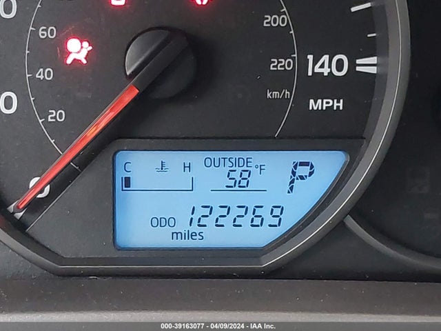 Toyota RAV4 LE 2016 JTMZFREV6GJ085641 Image 15
