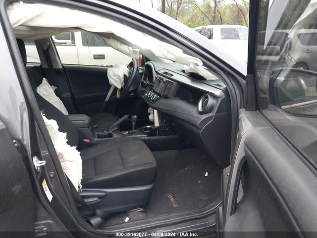 Toyota RAV4 LE 2016 JTMZFREV6GJ085641 Image 5
