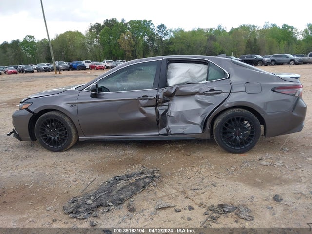 4T1G11AK8RU888094 Toyota CAMRY SE