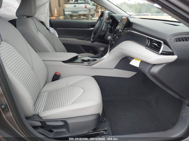4T1G11AK8RU888094 Toyota CAMRY SE