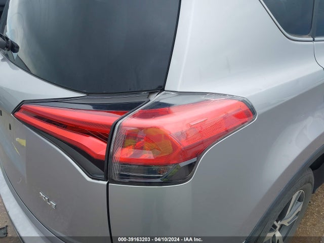 Toyota Rav4 Xle 2017 2T3WFREV0HW354822 Image 18