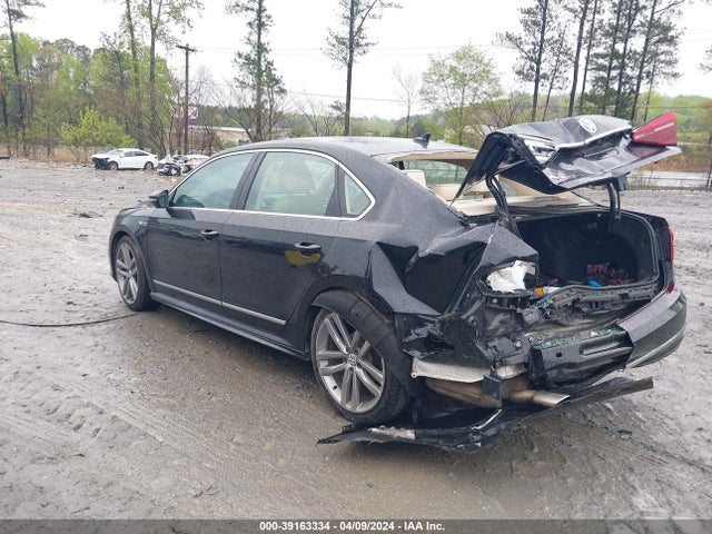 1VWDT7A32HC015570 Volkswagen Passat 1.8t R-line