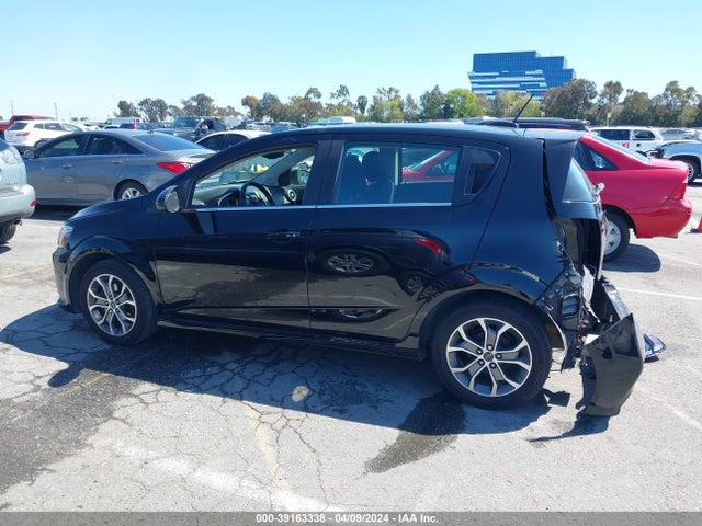 Chevrolet Sonic Lt Auto 2018 1G1JD6SG7J4128437 Image 14