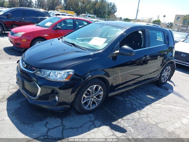 Chevrolet Sonic Lt Auto 2018 1G1JD6SG7J4128437 Image 2