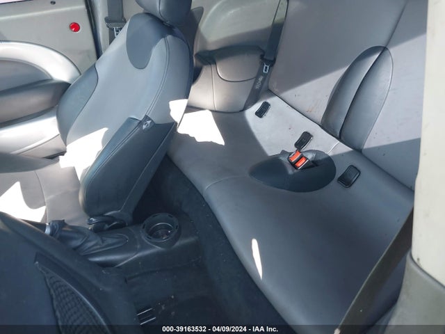 2006 MINI COOPER WMWRC33576TK72315 Photo 7