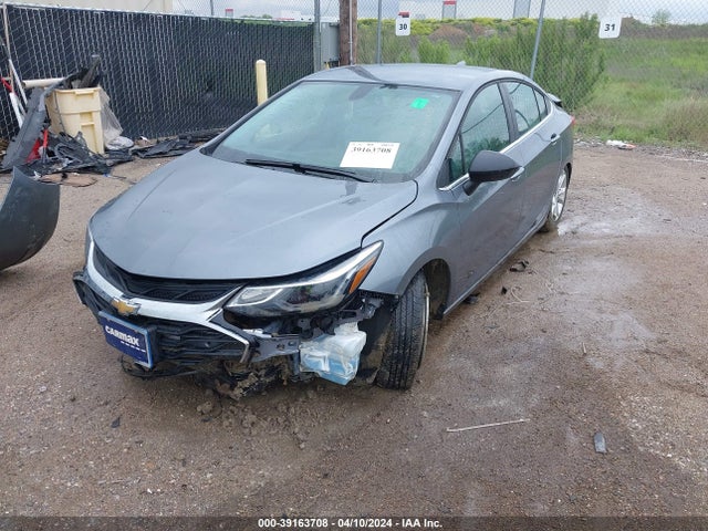Chevrolet CRUZE LT 2019 1G1BE5SM5K7139213 Image 2