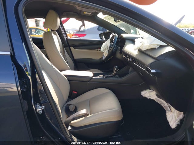 Mazda Mazda3 Preferred Package 2019 JM1BPAMM1K1139560 Image 5