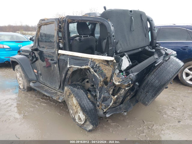 1C4GJXAN0JW188970 Jeep Wrangler Sport S 4x4
