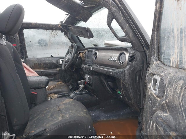 1C4GJXAN0JW188970 Jeep Wrangler Sport S 4x4