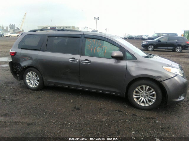Toyota Sienna Xle 8 Passenger 2015 5TDYK3DC4FS545191 Image 13