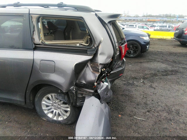 Toyota Sienna Xle 8 Passenger 2015 5TDYK3DC4FS545191 Image 18