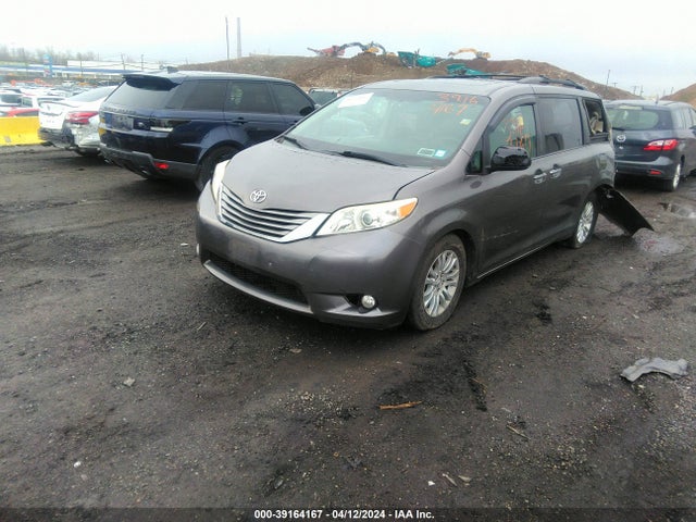Toyota Sienna Xle 8 Passenger 2015 5TDYK3DC4FS545191 Image 2