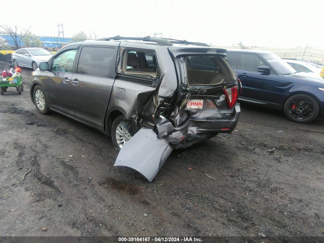 Toyota Sienna Xle 8 Passenger 2015 5TDYK3DC4FS545191 Image 3