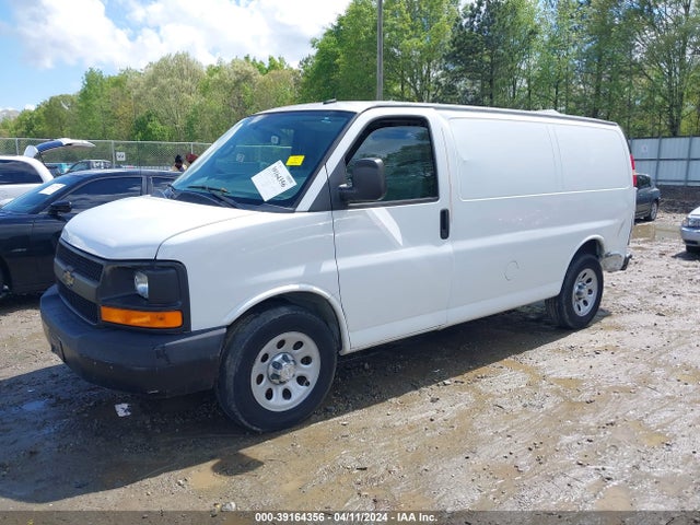 Chevrolet Express 1500 Work Van 2014 1GCSGAFX5E1189213 Image 2