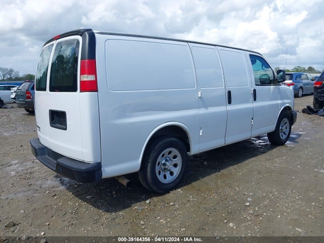 Chevrolet Express 1500 Work Van 2014 1GCSGAFX5E1189213 Image 4