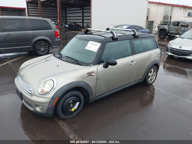 2010 MINI COOPER CLUBMAN WMWML3C5XATX36927 Photo 1
