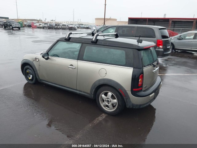 2010 MINI COOPER CLUBMAN WMWML3C5XATX36927 Photo 2