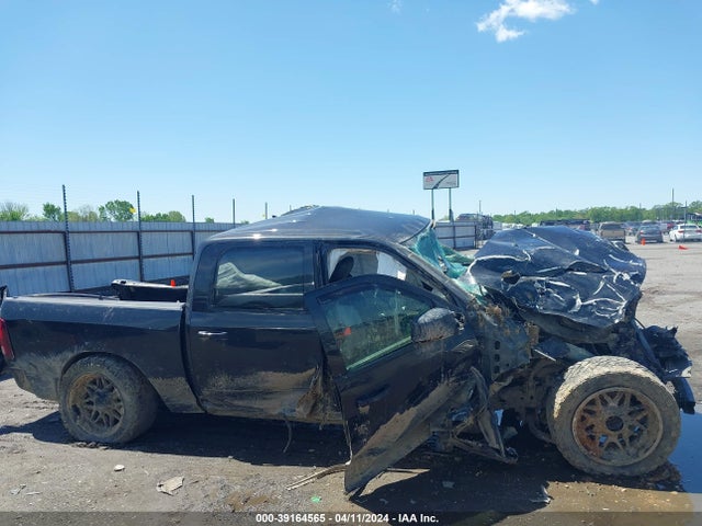 RAM 1500 Night  4x4 5'7 Box 2017 1C6RR7MT5HS838185 Image 16