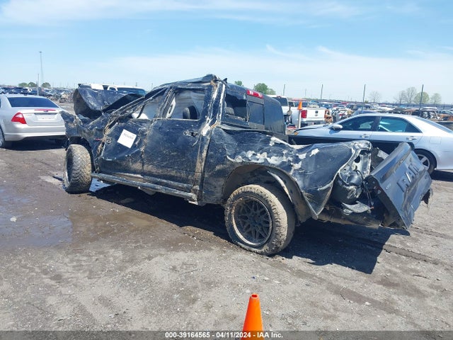RAM 1500 Night  4x4 5'7 Box 2017 1C6RR7MT5HS838185 Image 3