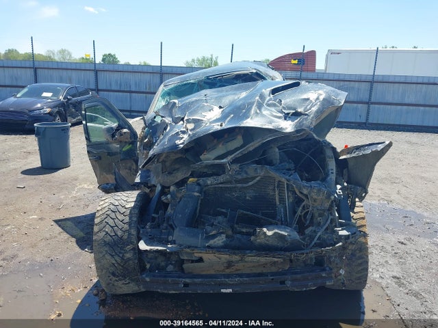 RAM 1500 Night  4x4 5'7 Box 2017 1C6RR7MT5HS838185 Image 6