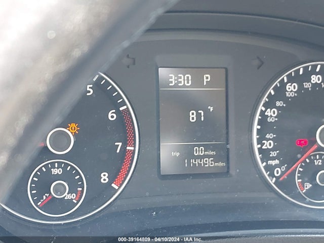1VWAT7A3XFC110166 Volkswagen Passat 1.8t Limited Edition