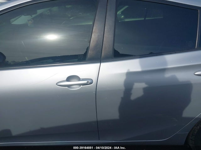 Toyota Prius Two 2017 JTDKBRFUXH3047662 Image 15