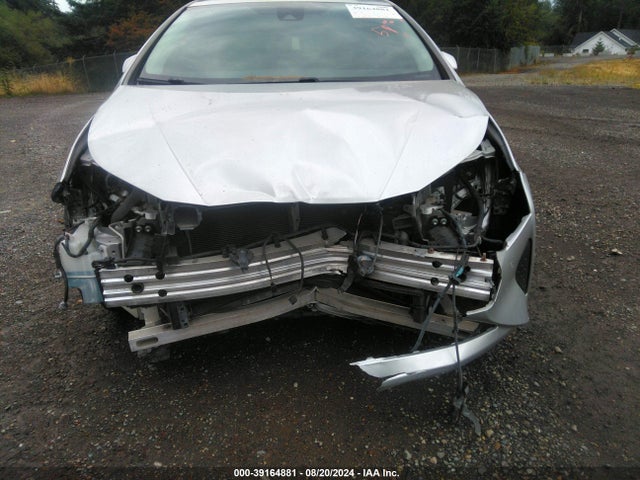 Toyota Prius Two 2017 JTDKBRFUXH3047662 Image 6
