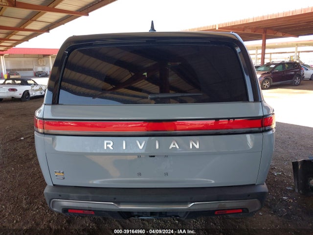 Rivian R1s Adventure 2023 7PDSGABA7PN004701 Image 16