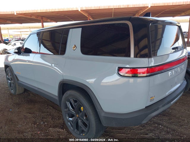 Rivian R1s Adventure 2023 7PDSGABA7PN004701 Image 3