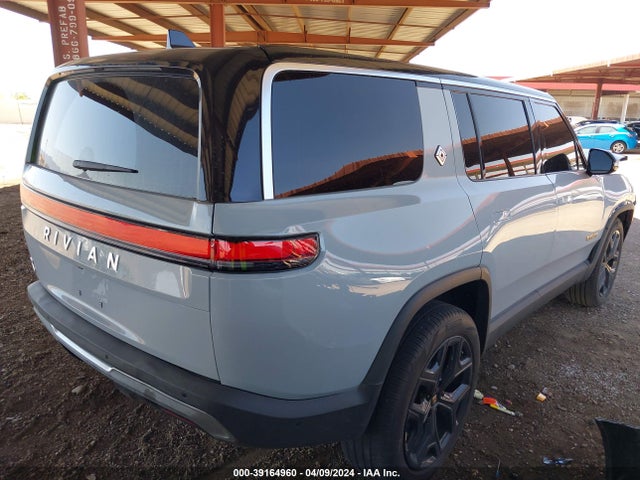 Rivian R1s Adventure 2023 7PDSGABA7PN004701 Image 4