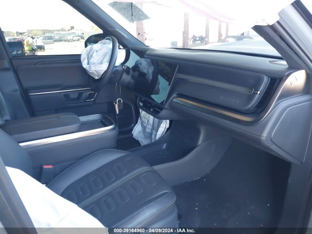 Rivian R1s Adventure 2023 7PDSGABA7PN004701 Image 5