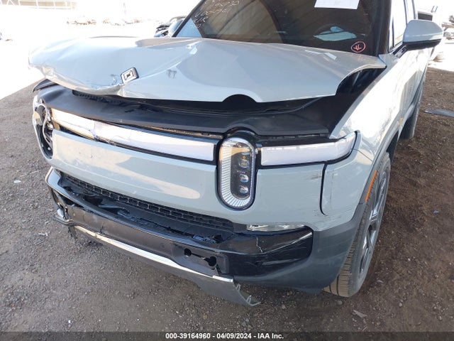 Rivian R1s Adventure 2023 7PDSGABA7PN004701 Image 6