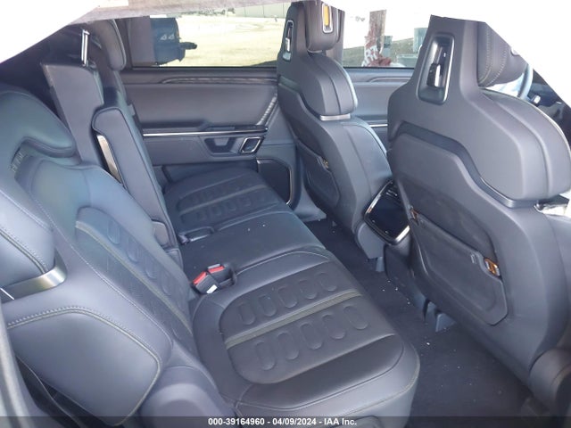 Rivian R1s Adventure 2023 7PDSGABA7PN004701 Image 8
