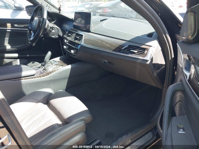 WBA53BH02MWX31140 BMW 530I