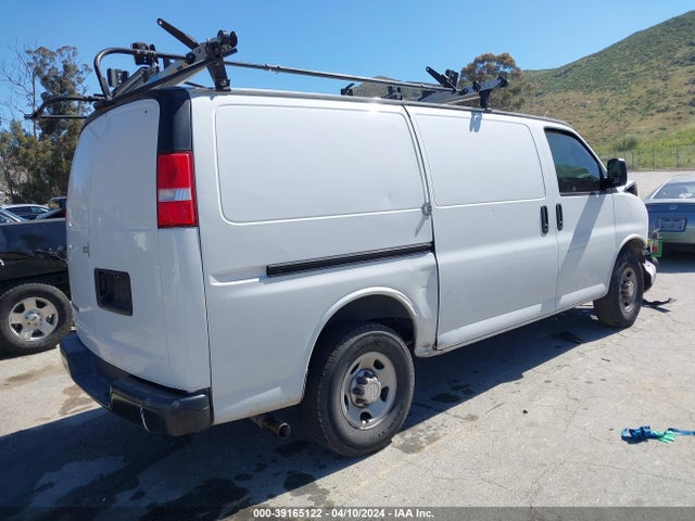 Chevrolet Express 2500 Work Van 2018 1GCWGAFP4J1339520 Image 4