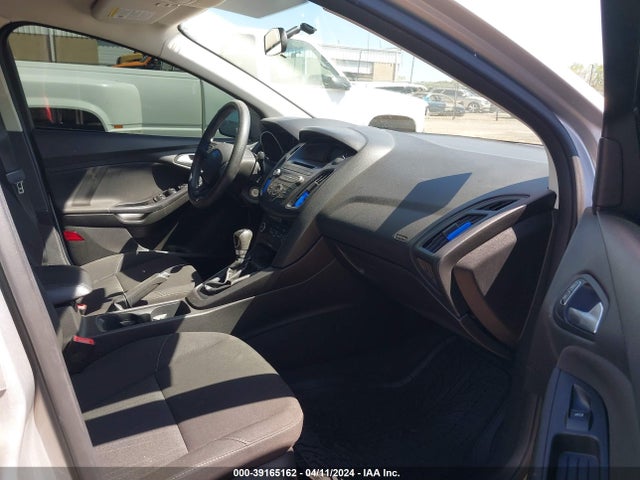 Ford FOCUS SE 2016 1FADP3F2XGL220901 Image 5