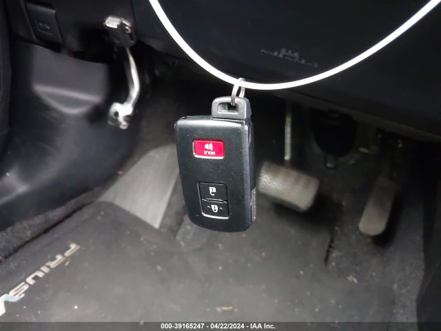 Toyota Prius V Three 2017 JTDZN3EU1HJ069503 Image 11